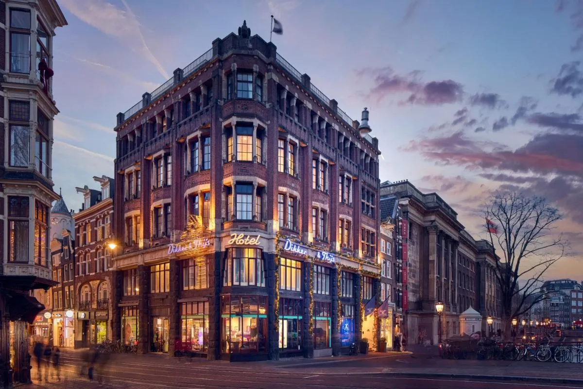 ديككر و ثيجس - أمستردام، هولندا