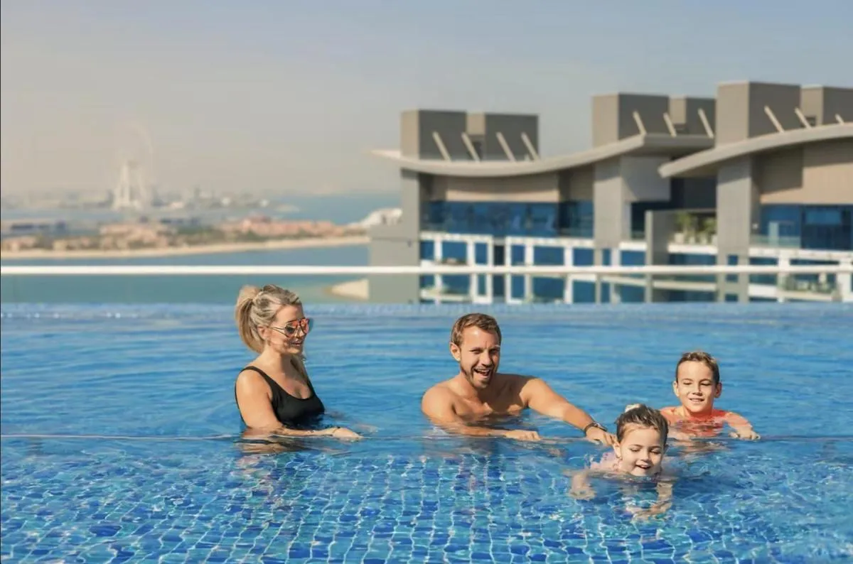 ⁨Palm Jumeirah - Luxe Infinity Pool I Direct Beach Access⁩ — صورة 10