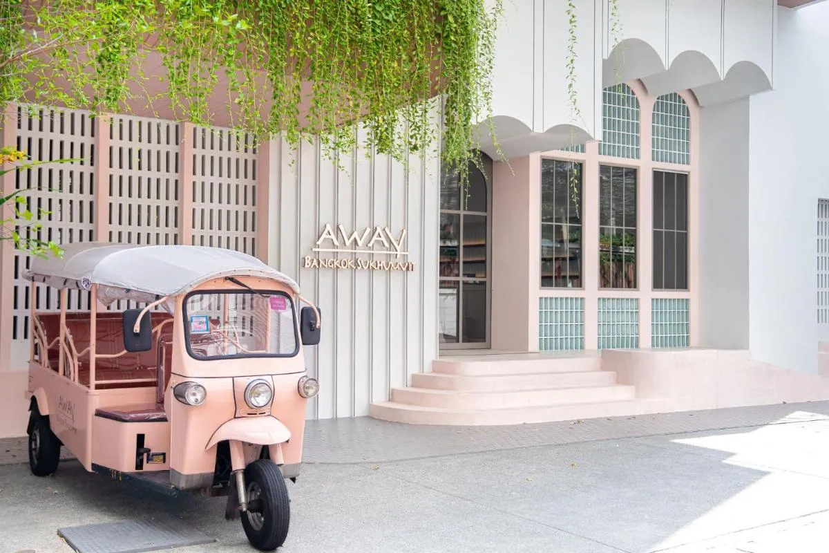 اواي بانكوك سوكهومفيت — صورة 2