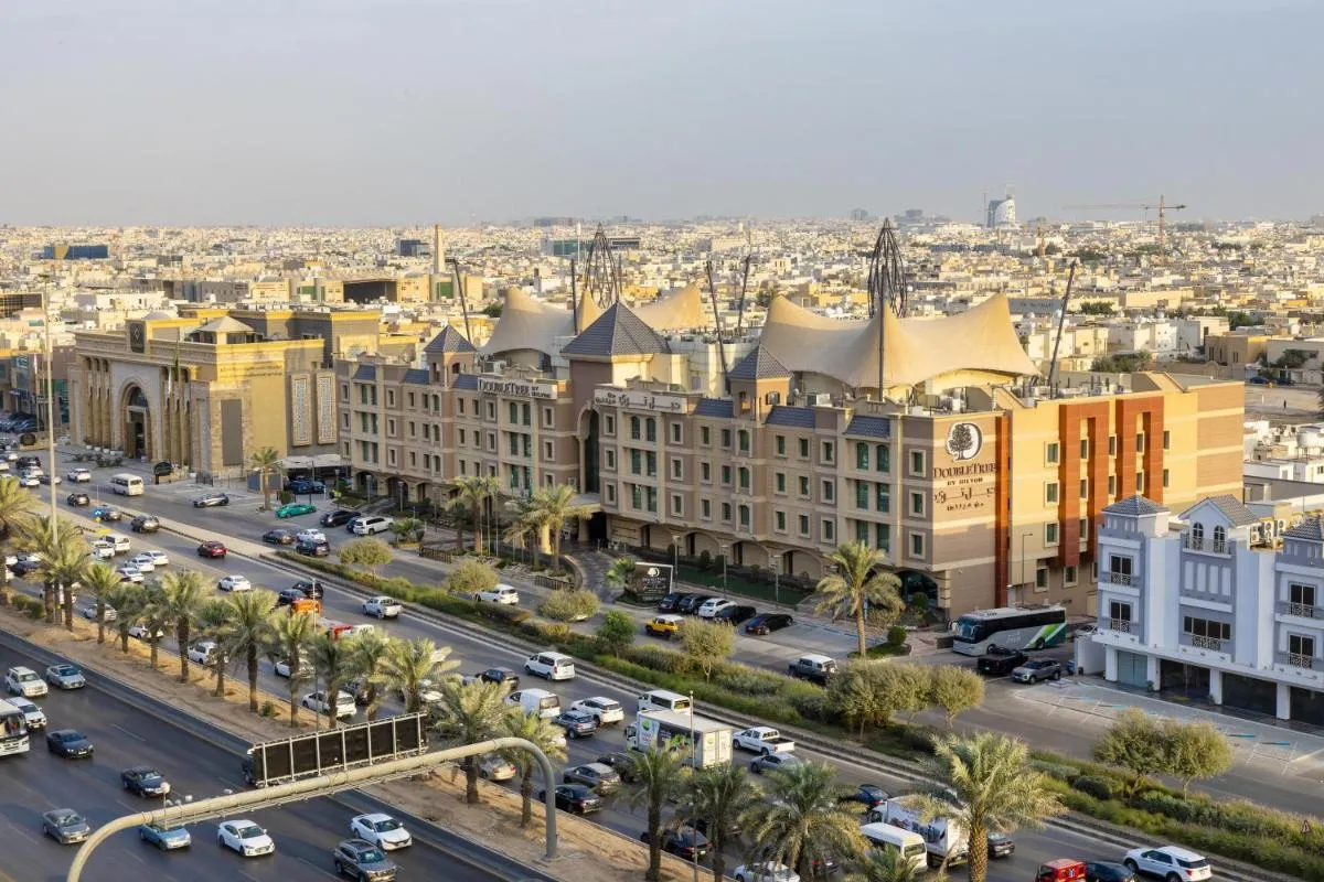 دبل تري بي هيلتون الرياض بوابة أعمال المروج — صورة 2