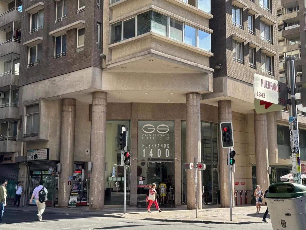 اندينو جناحس دبارتامنتوس فولل إكويبادوس إن إل كنترو د سانتياغو - سانتياغو، تشيلي