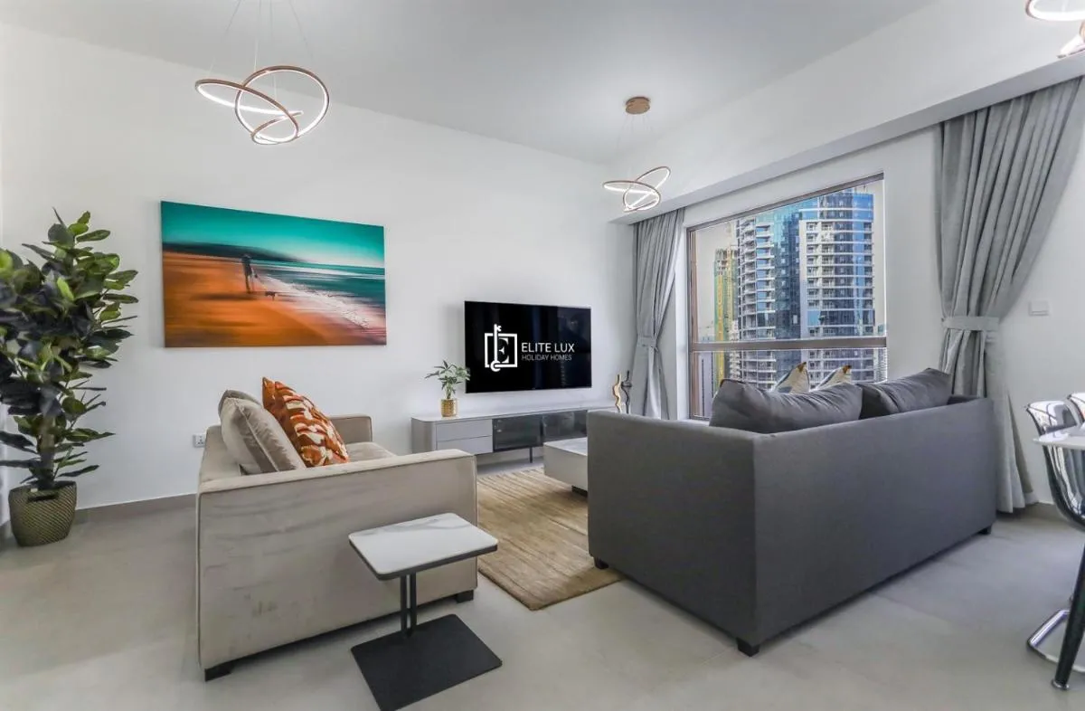 Elite LUX Holiday Homes - Beachside Haven Stylish 1 BHK in JBR Dubai