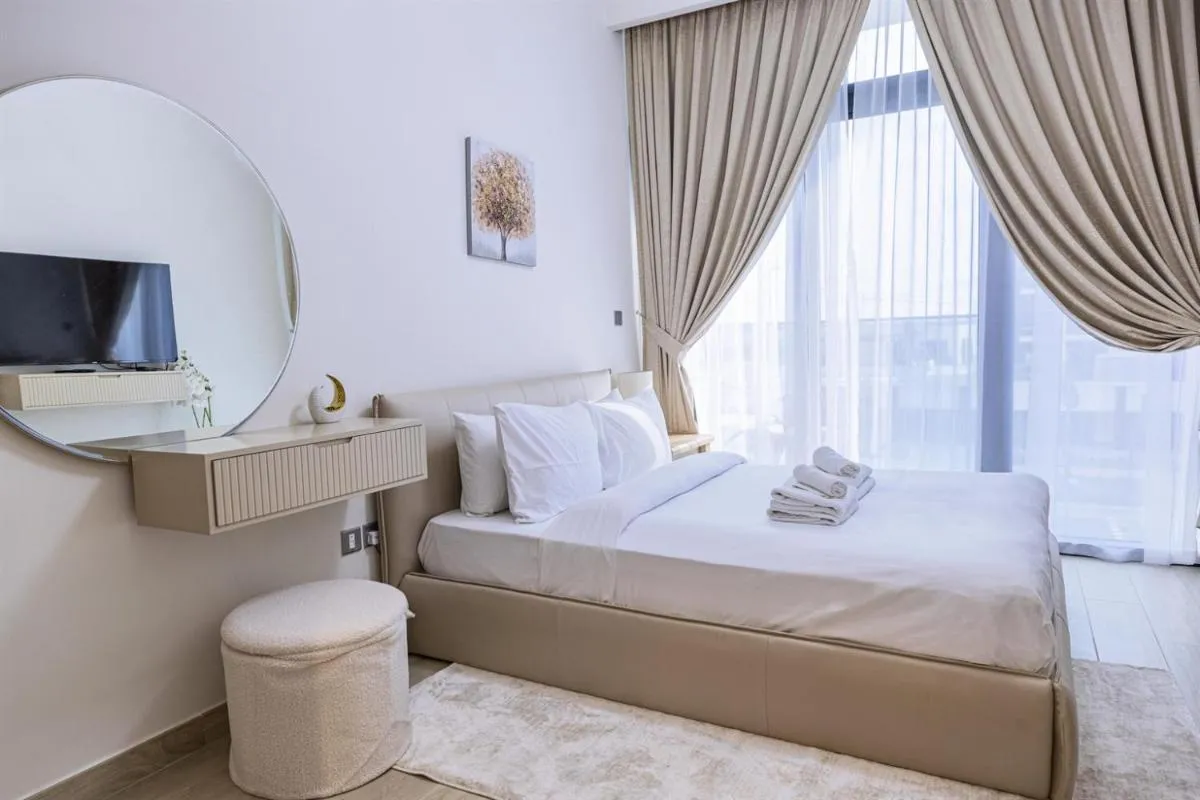 Elite LUX Holiday Homes - Upscale Studio in Azizi Riviera Prime Location Dubai — صورة 2