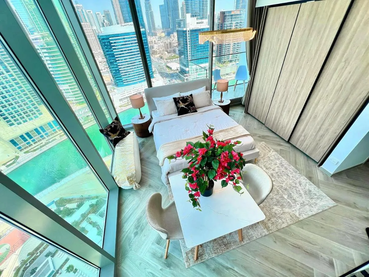 ذا بينينسولا تهريي بوسينيسسباي, دوباي - دبي، الإمارات