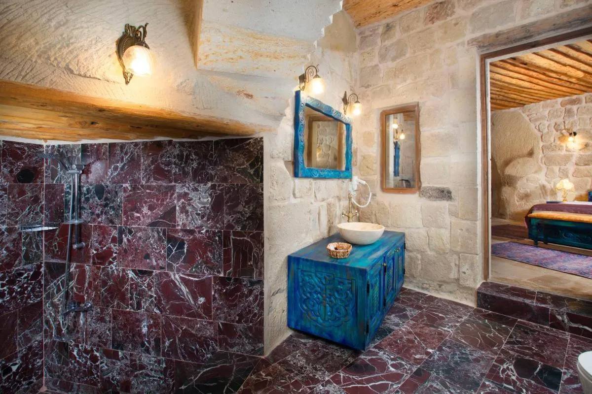⁨Ortahisar Castle View Cave House⁩ — صورة 10