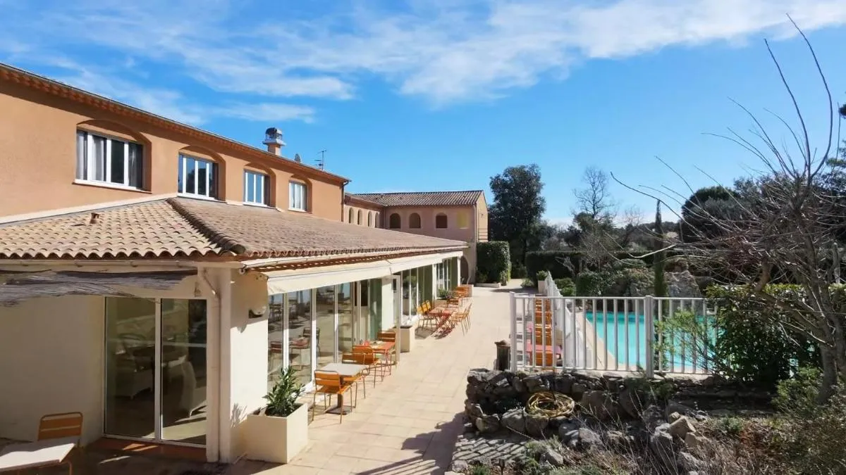 لوغيس هوستيلليريي دي ل'اببايي - Le Thoronet، فرنسا