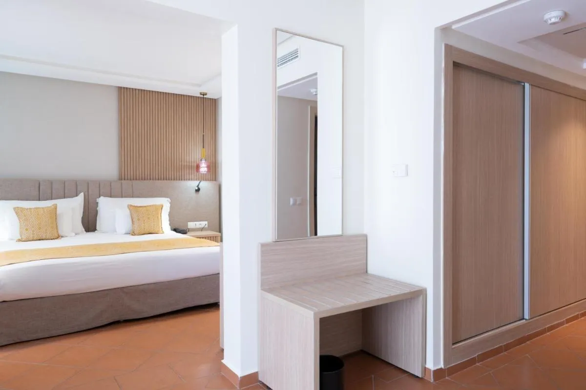 توي سونيو كينزي يوروبا — صورة 2