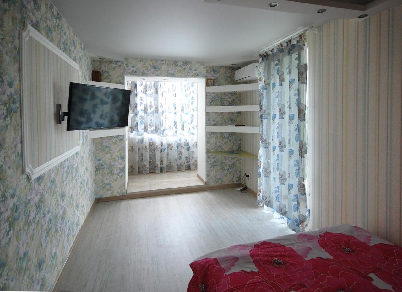 on Oktyabrskaya sq - Housity