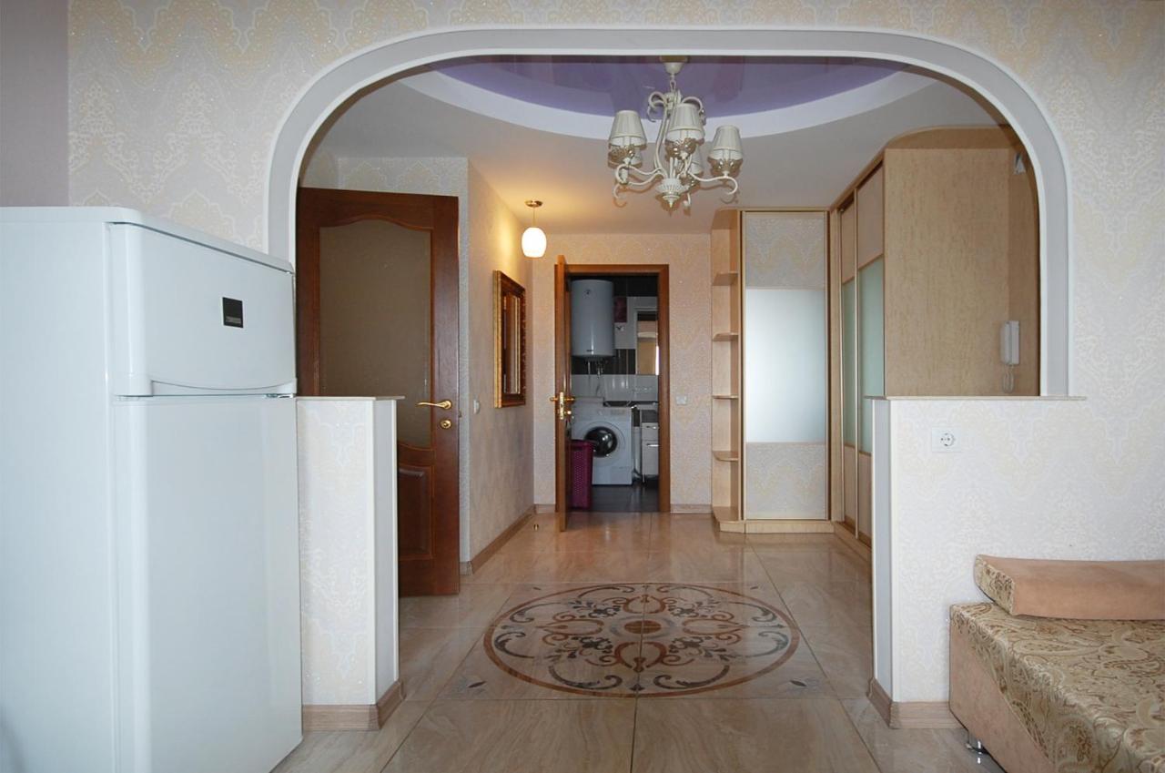 on Oktyabrskaya sq - Housity