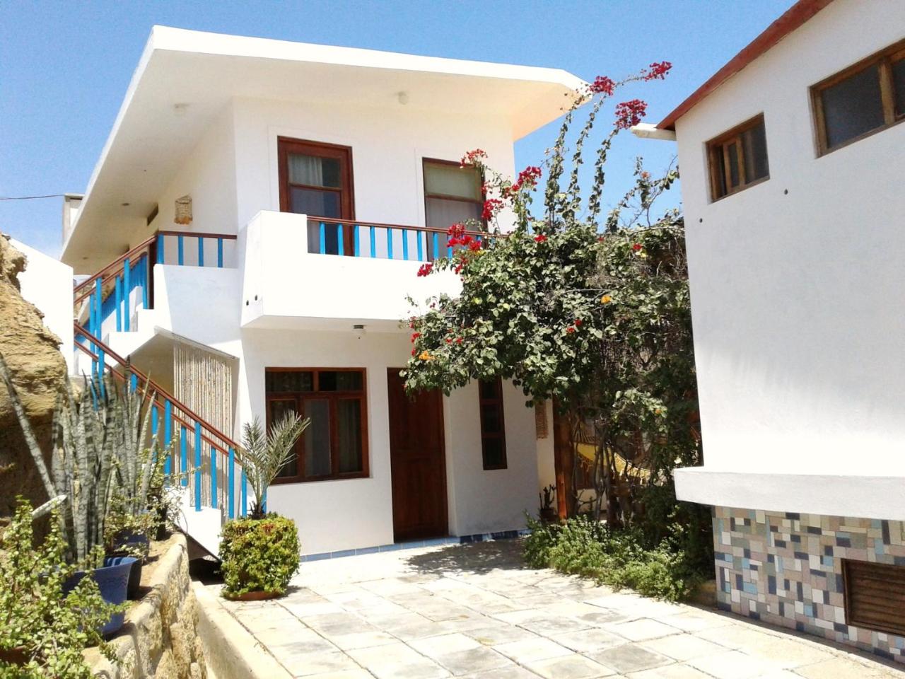 Image: La Perla