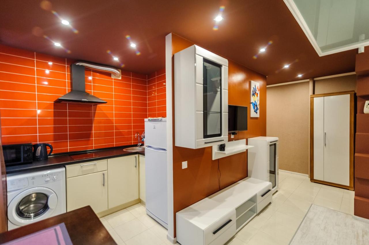 on Nakhimova Ave 103 - Housity