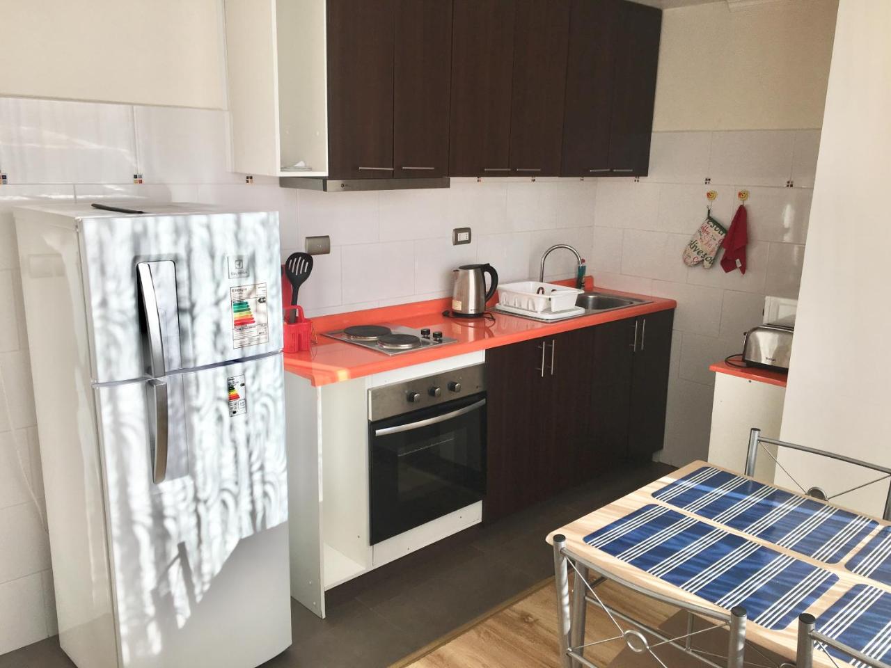 Departamento completo 35 mts2 - 1 hab y 1 fut�n - Centro Tom� - 3 personas max - Edificio Don Francisco