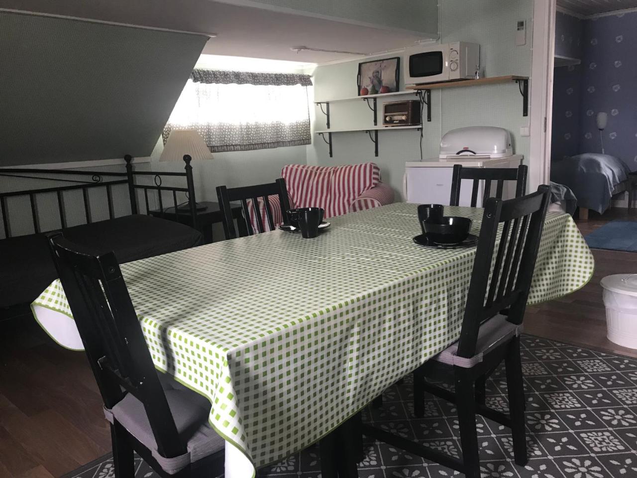 Box Bed & Breakfast - Housity