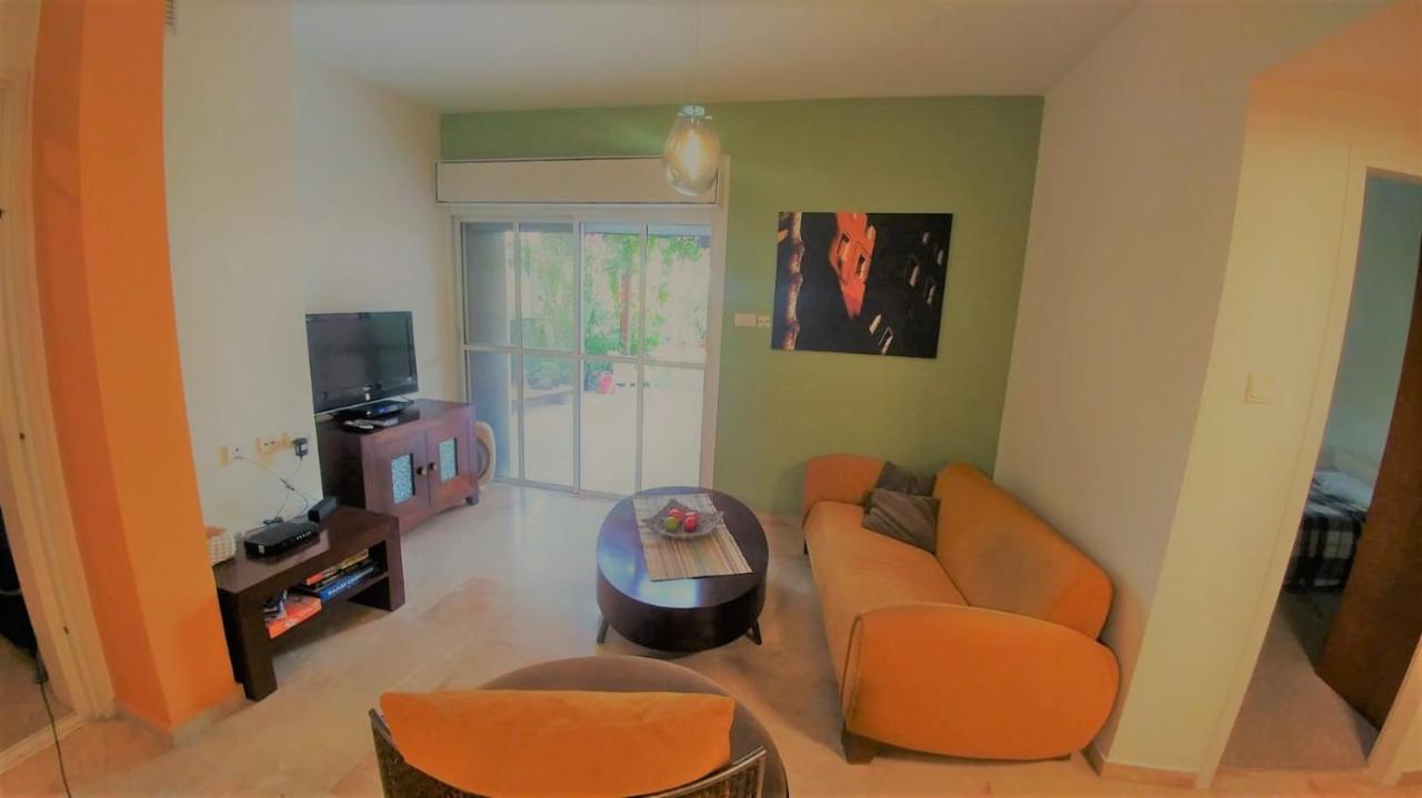 Pool & Garden - Housity