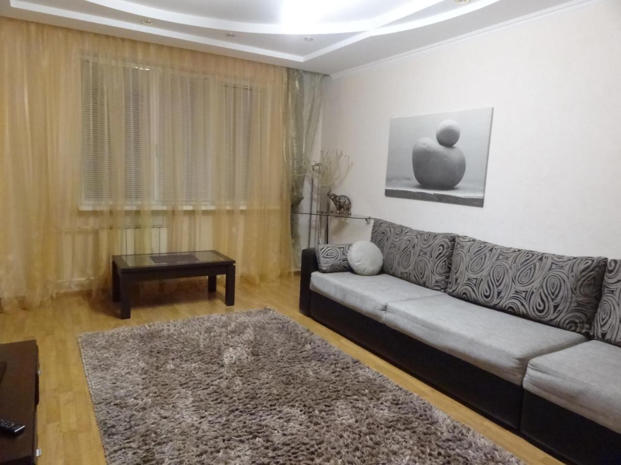 Lux  on Tsvetochny Bulvar - Housity