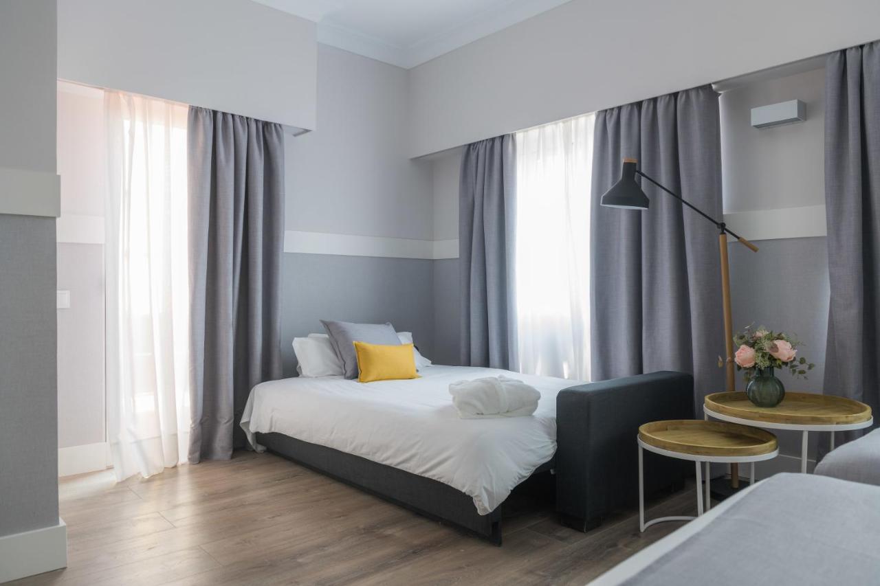 Velázquez 45 by Pillow Housity