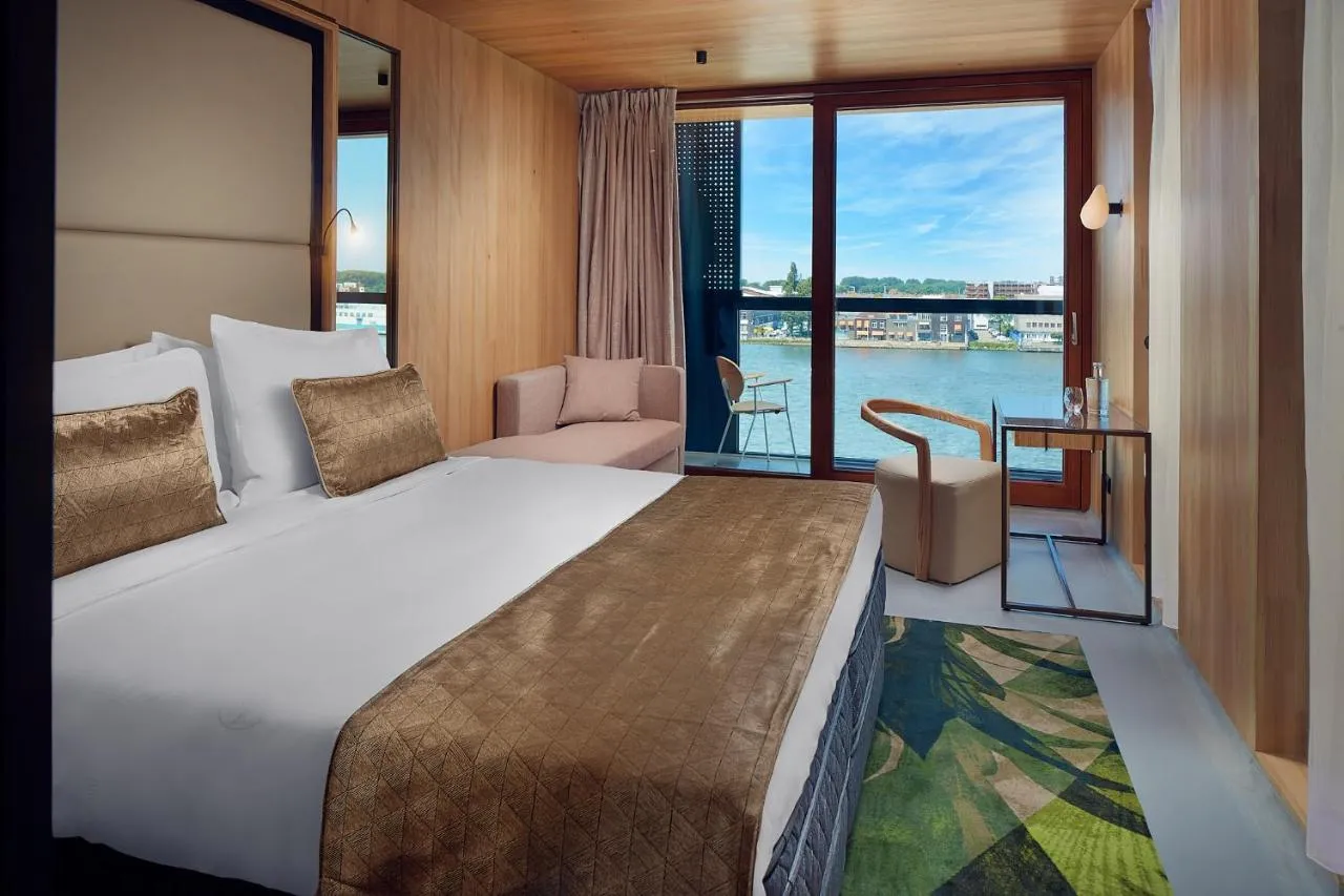 An image of Hotel Jakarta Amsterdam room.