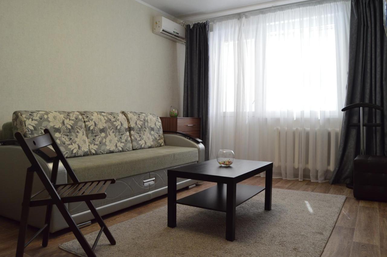 on Ostrovskogo - Housity