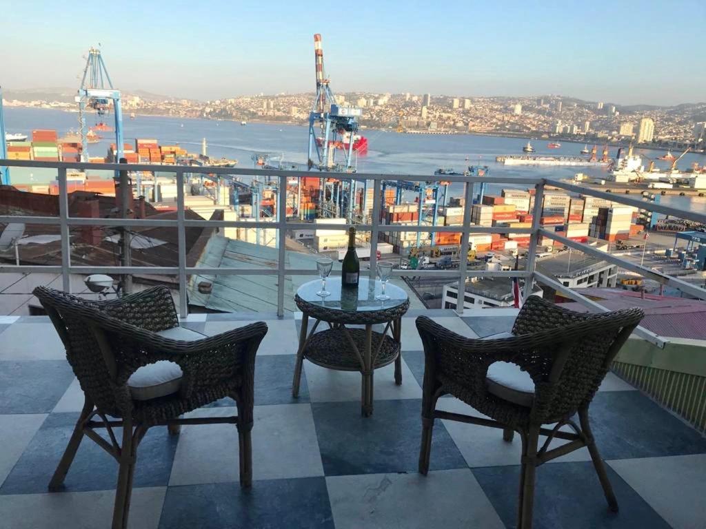 Casa porte�a en cerro Artilleria