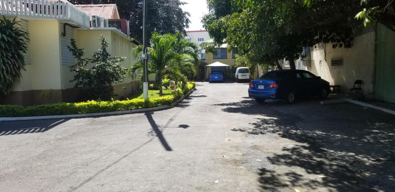 Kingston Hideaway - Housity