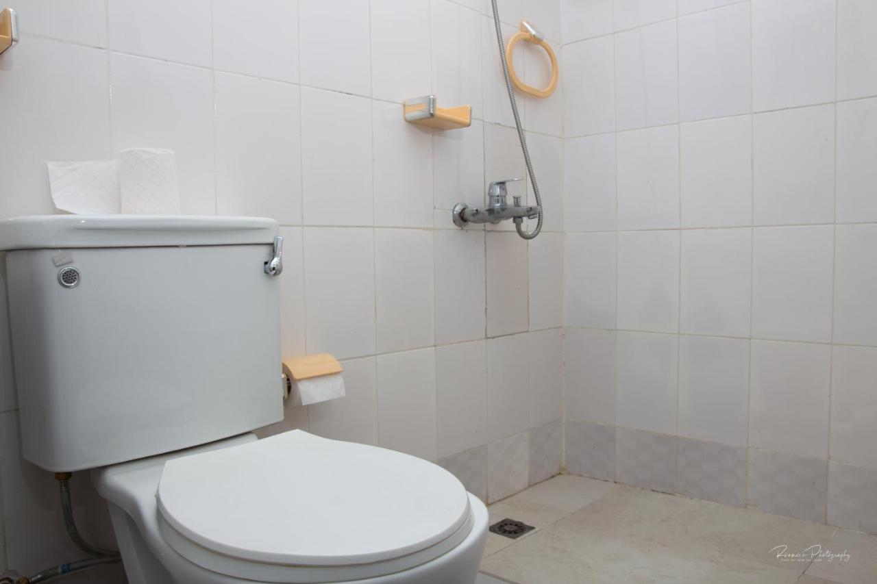 EastWest Hospitality - Housity