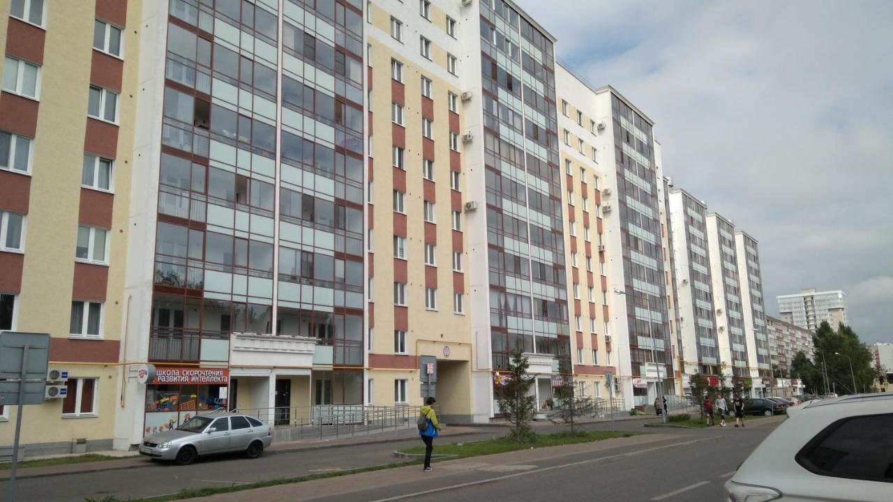 Bulvar Cvetochny - Housity