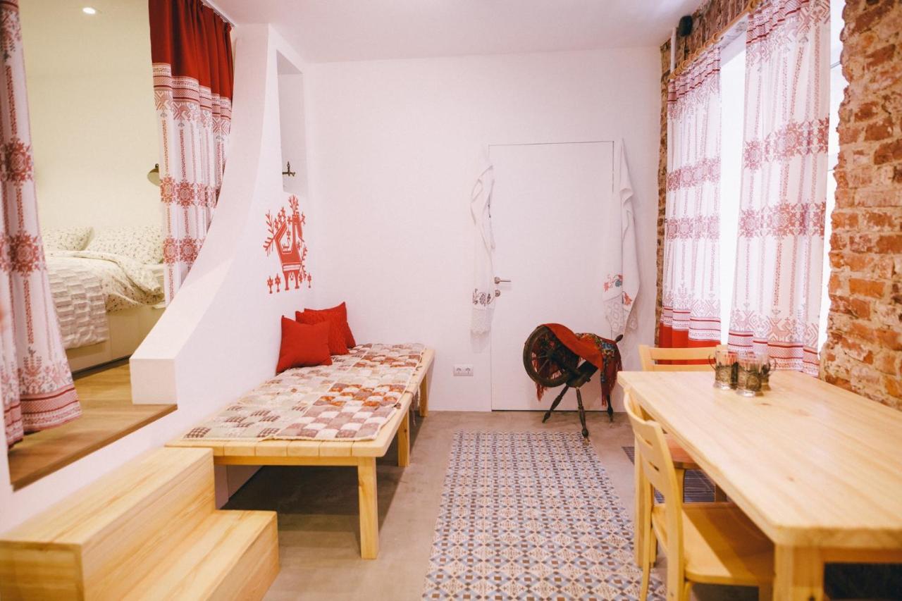 Russian folk apartment near Hermitage Housity