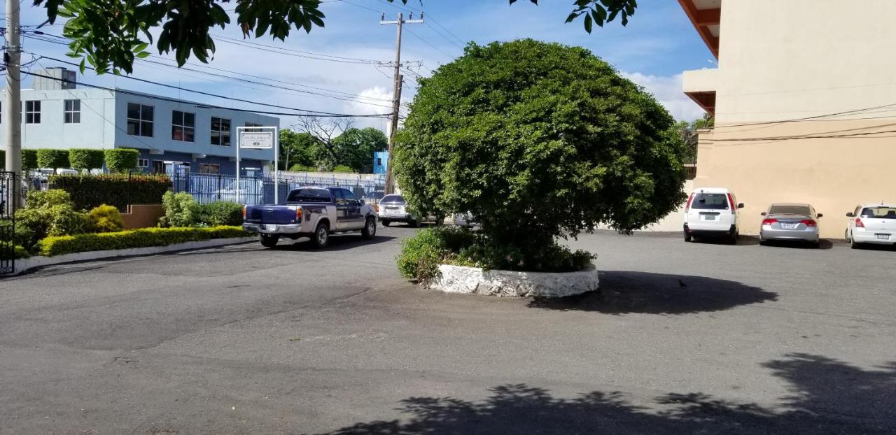 Kingston Hideaway - Housity