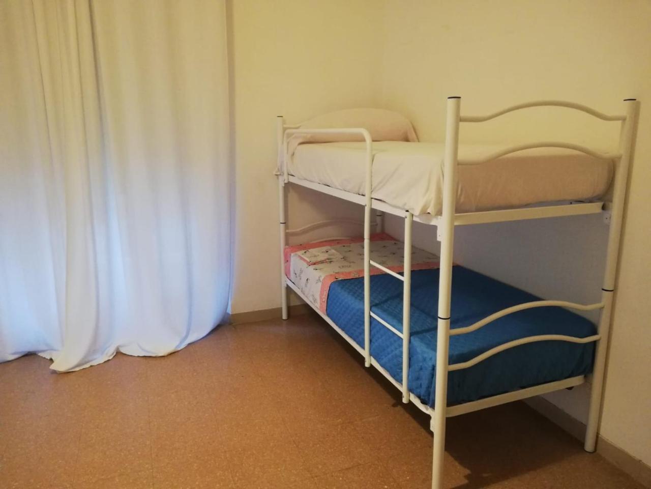 Romani 23 - Housity