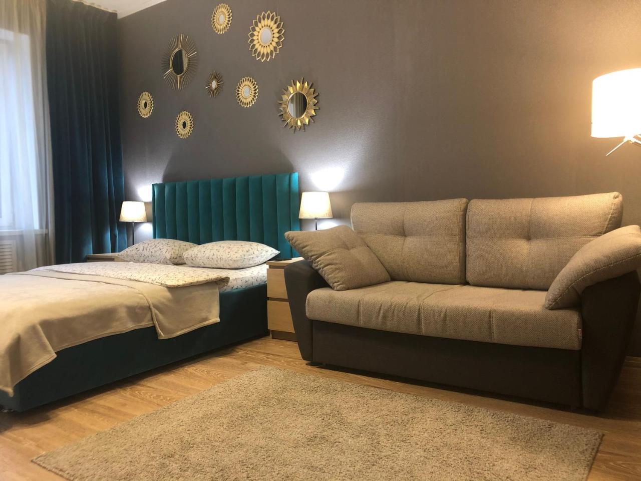 on Svobodniy 22 - Housity