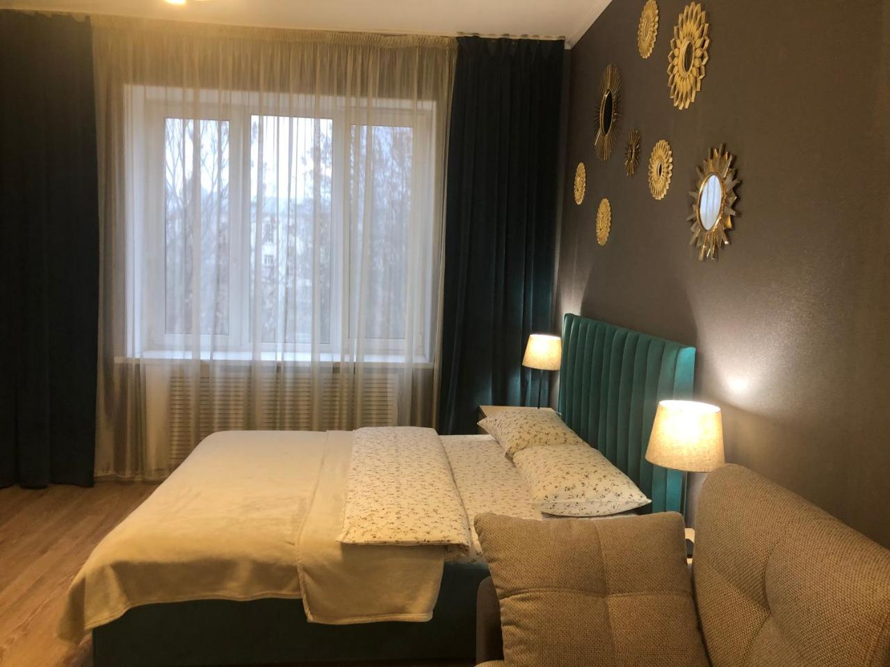 on Svobodniy 22 - Housity