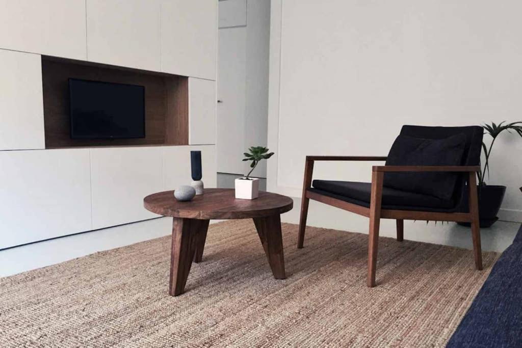 Modern  next to Plaza de España - Housity