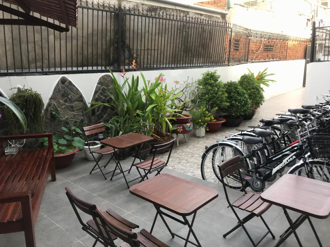 Queenie House Housity