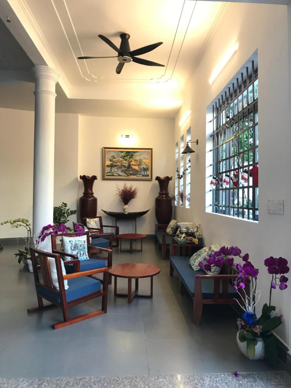 Queenie House Housity