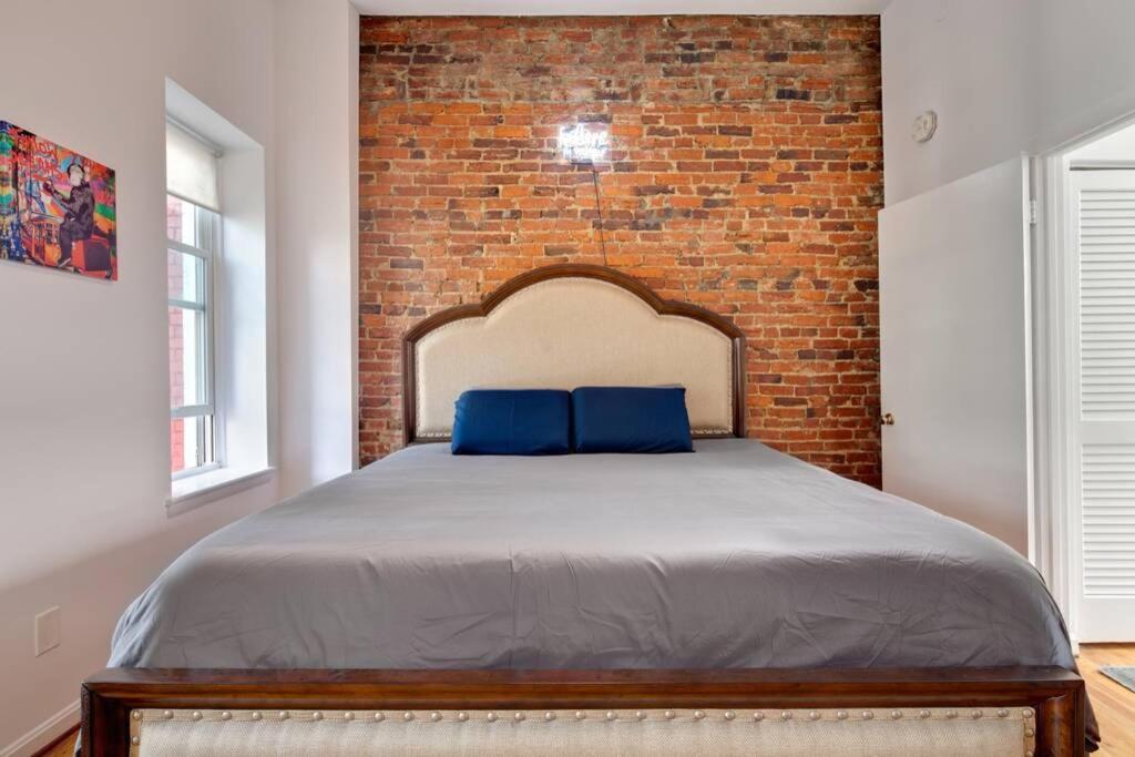 THEE LONDONER FLAT, NATIONAL MALL, Hst CAPITAL HILL A - Housity