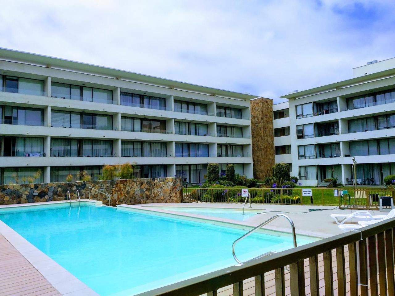 Excelente Departamento en Re�aca