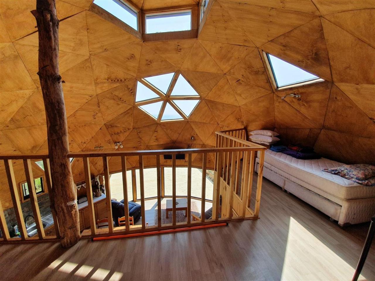 Domos Curi�anco vista al mar