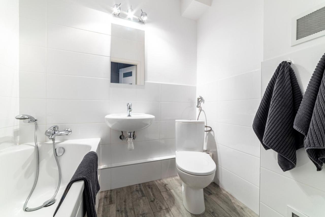Apartament Dmowskiego 6 - Housity
