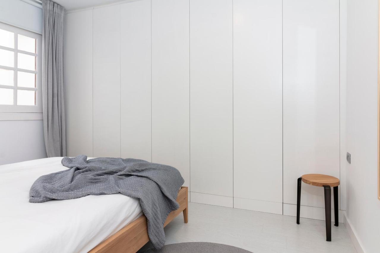 Modern  next to Plaza de España - Housity