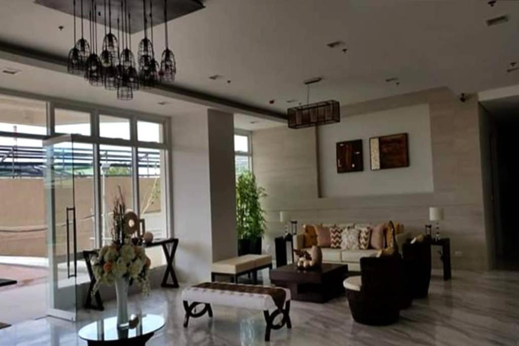 Clean and Affordable Studio  Near Airport - Housity