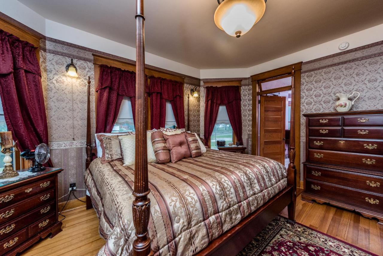 Conner House Bed and Breakfast - Housity