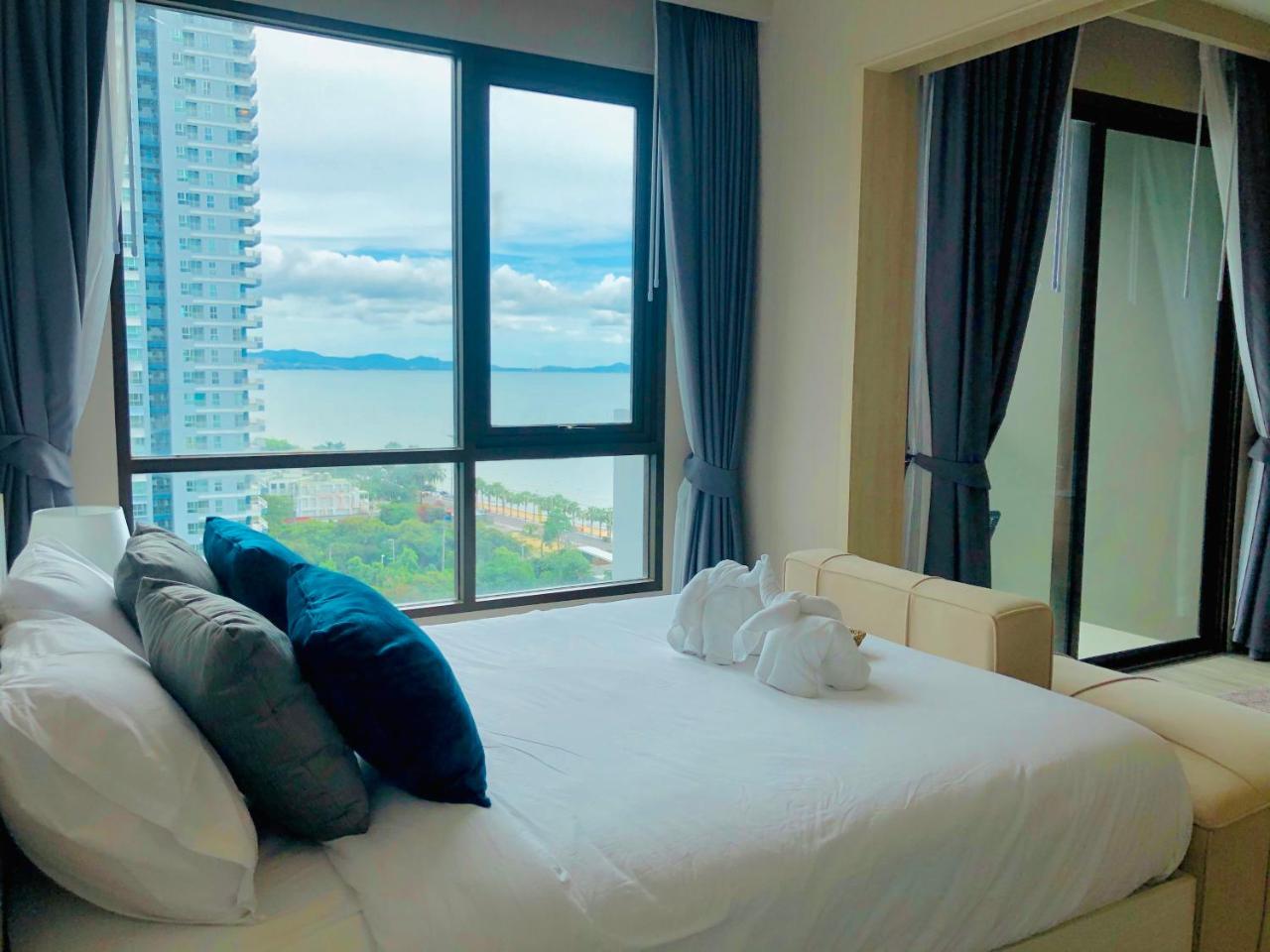 Image: Beachfront Jomtien - Pattaya Smile