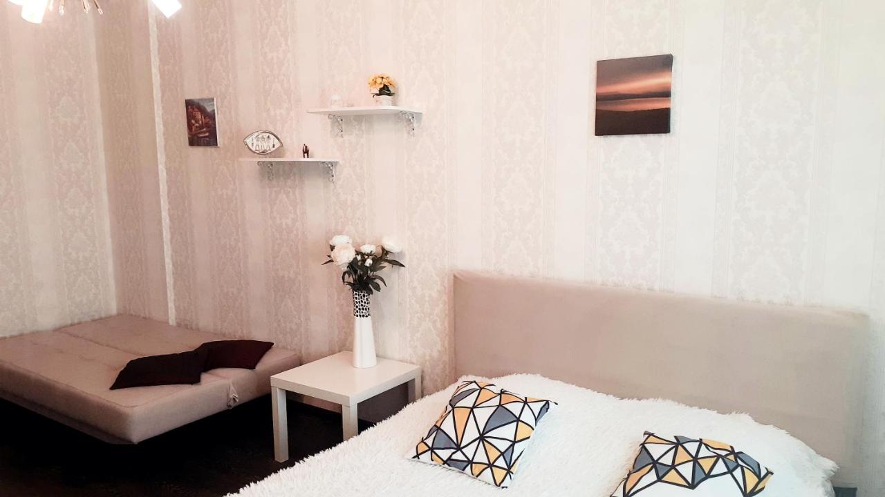 Apartment on Leninskiy 124 b - Housity