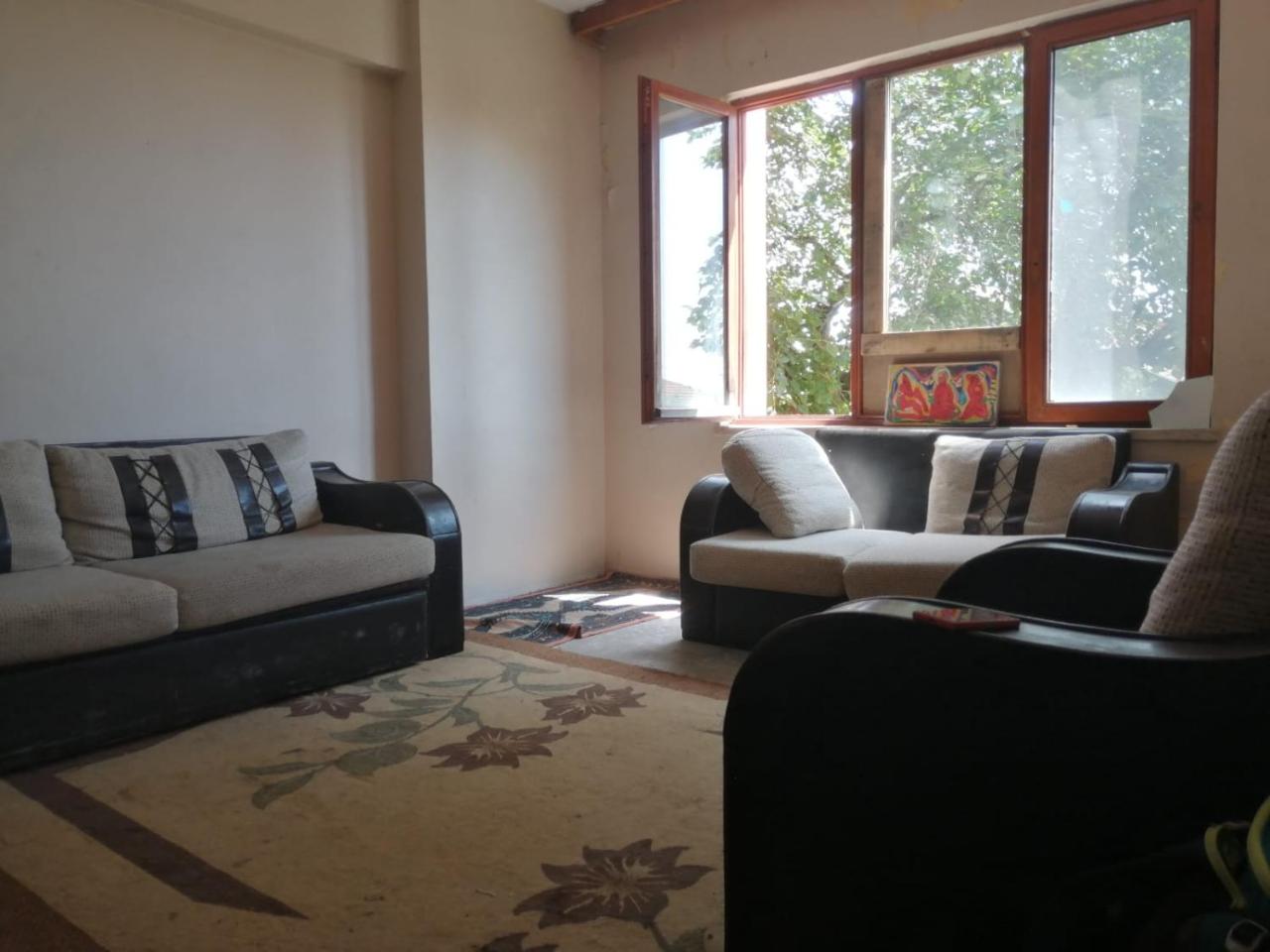 Hippi House - Housity