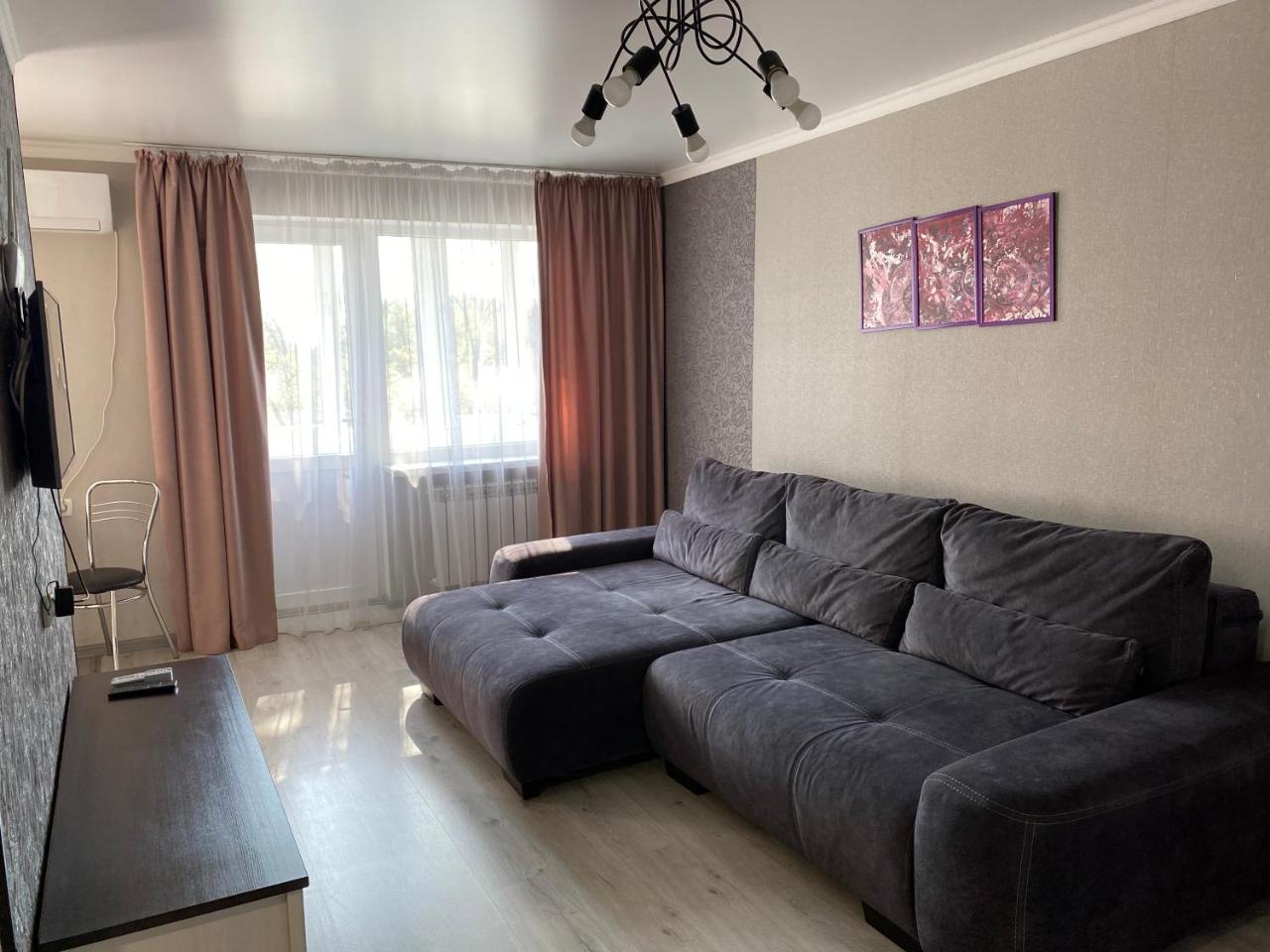 on boulevard of the World - Housity