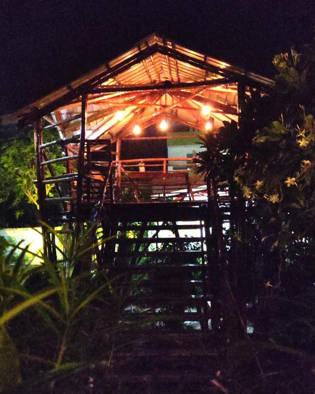 Moody Machaan - Housity