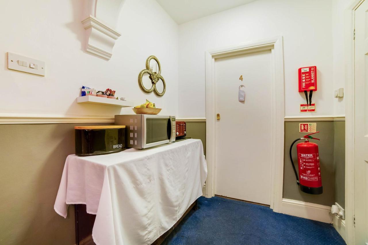 Airport Lodge - Housity