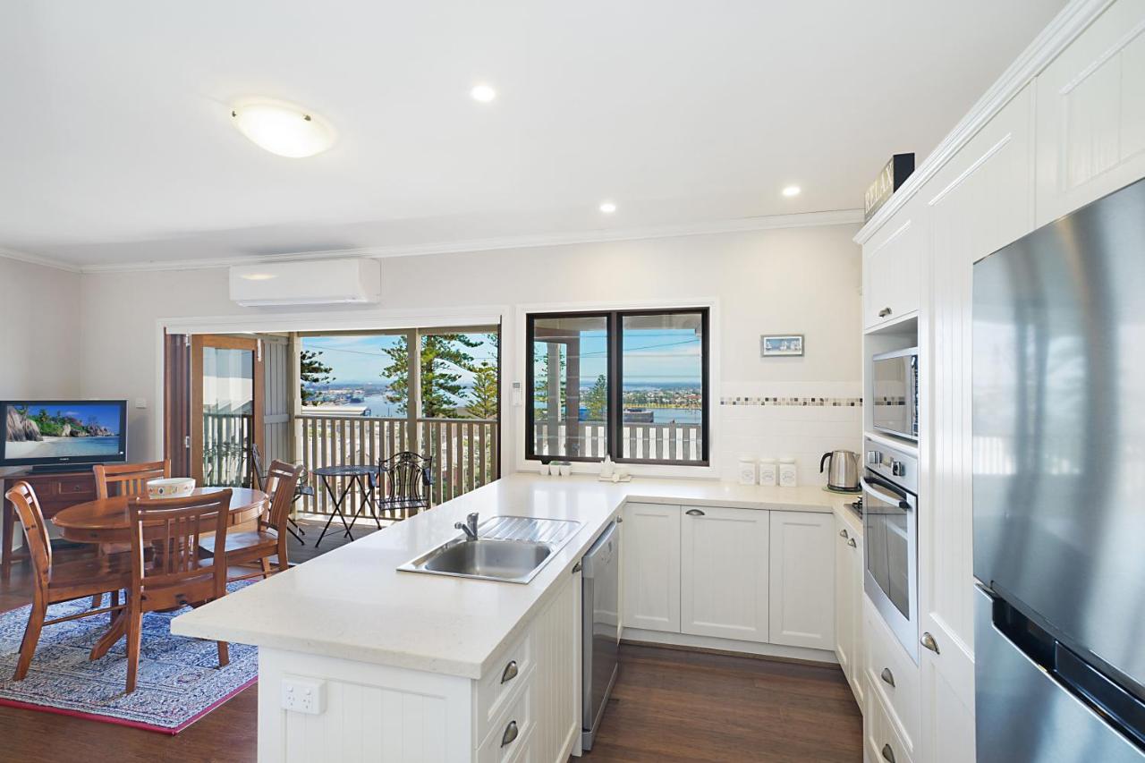 Newcastle Short Stay Accommodation - Vista - Housity