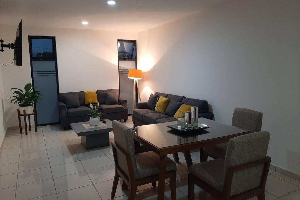 Excelente Departamento muy Céntrico - Housity