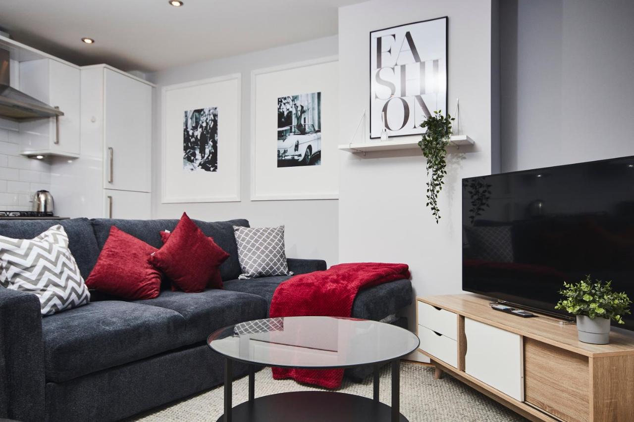 Baths Most Exclusive - The Hepburn Suite - Housity